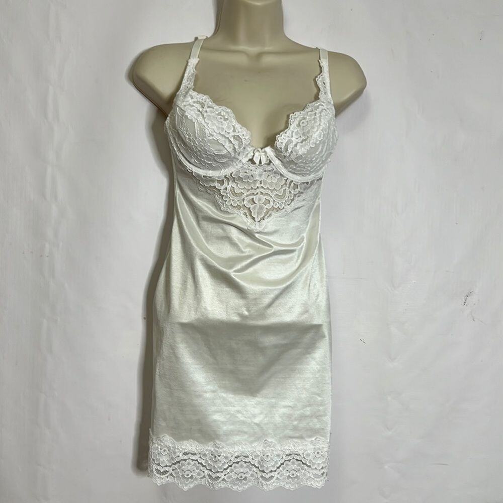 VICTORIA SECRET LINGERIE SIZE 36B‎